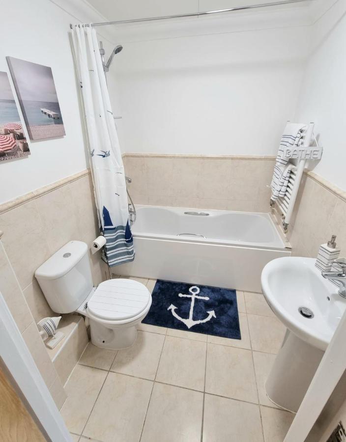 Centrally Located Boscombe Beach Apart With Parking Bournemouth Exteriör bild